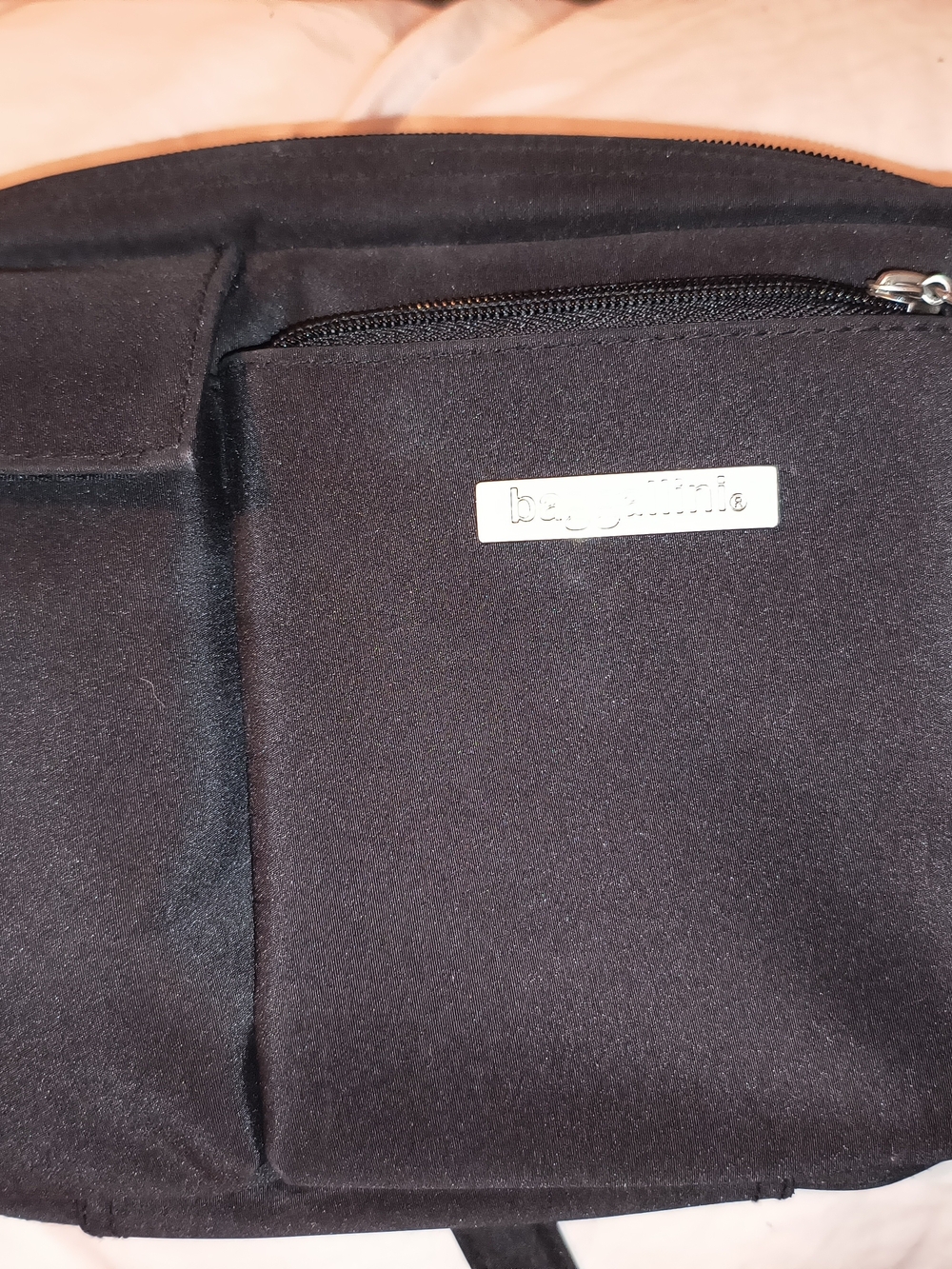 Baggallini Black Women's Crossbody Bag